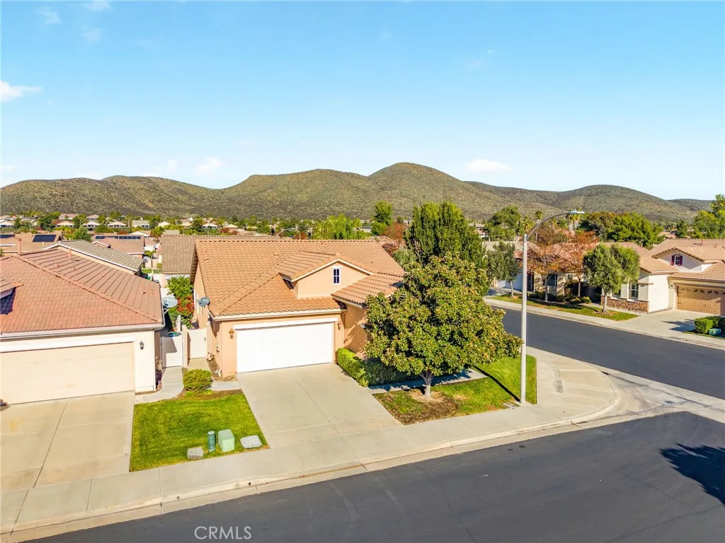 28338 Pleasanton Court, Menifee, California 92584 home-pic-37